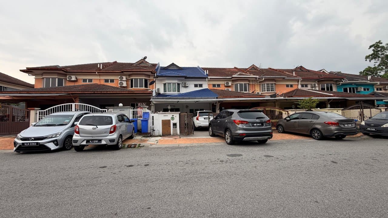 Renovated Fully Extended Teres Dua Tingkat di Seksyen 7, Shah Alam - Image 1
