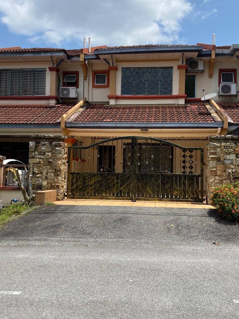 Double Storey Link House, Prima Saujana, Kajang, Selangor