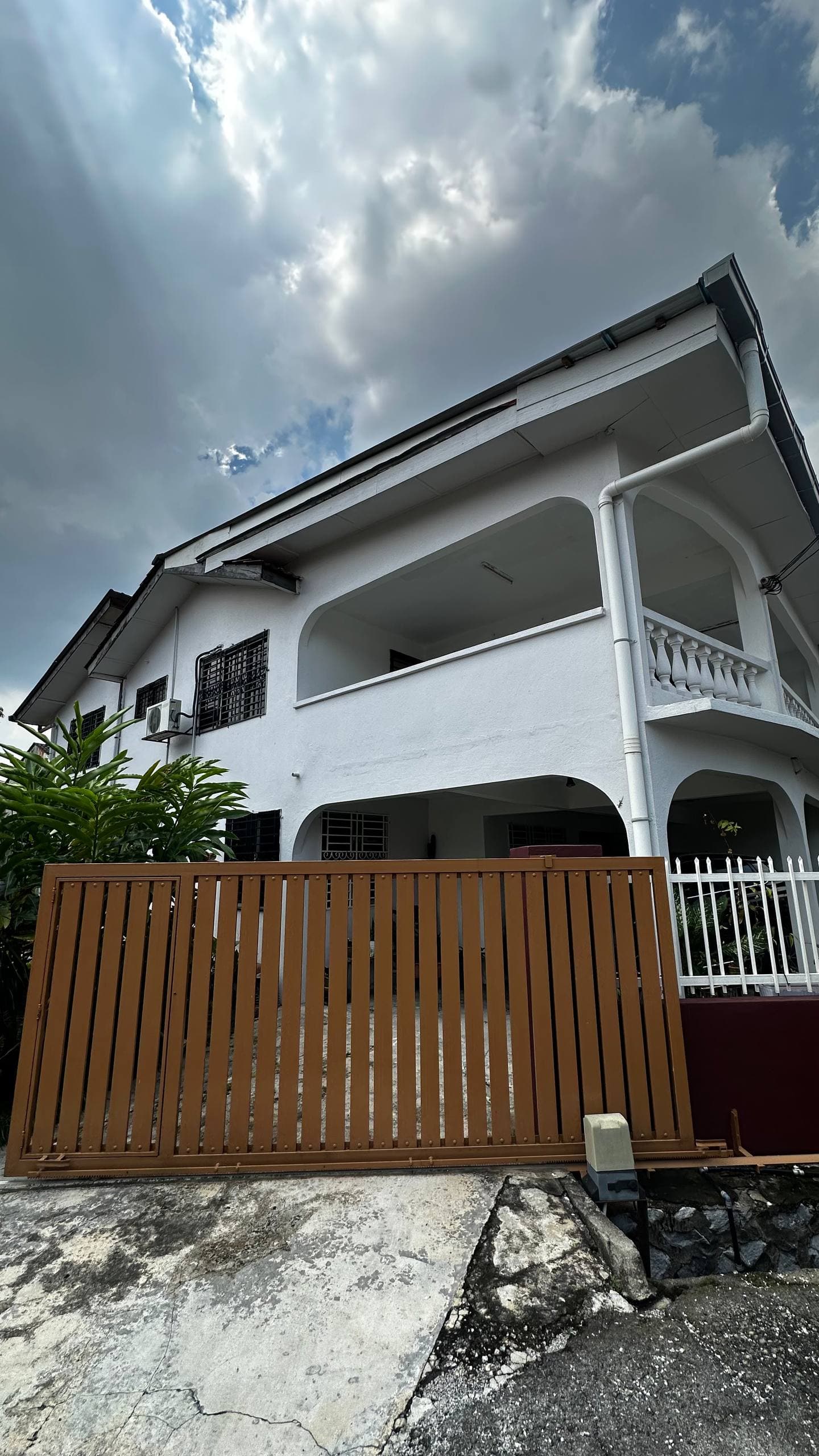 Corner 2-Storey Terraced House Taman Koperasi Polis Fasa 2, Batu Caves, Kuala - Image 1