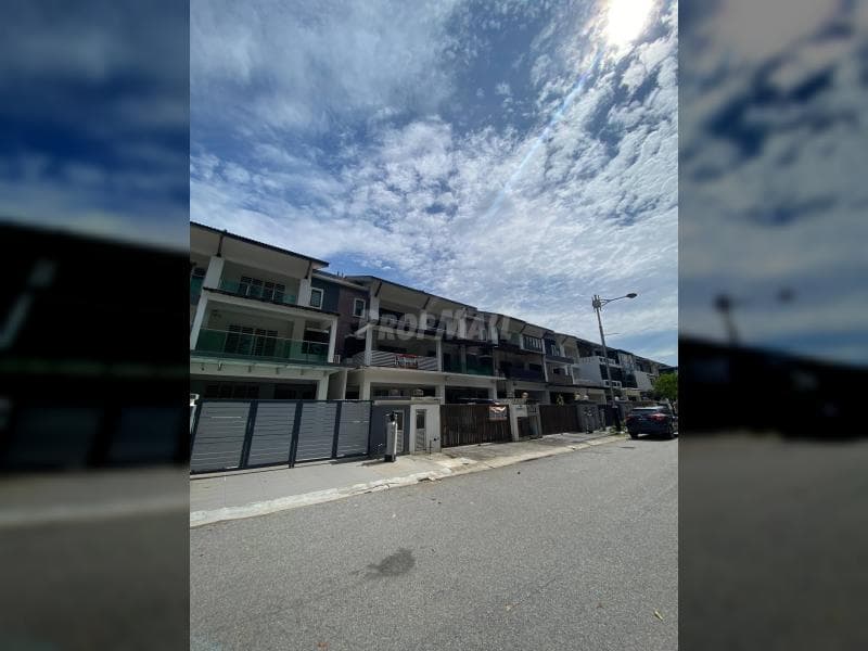 2.5 Storey Super-Link House for Sale