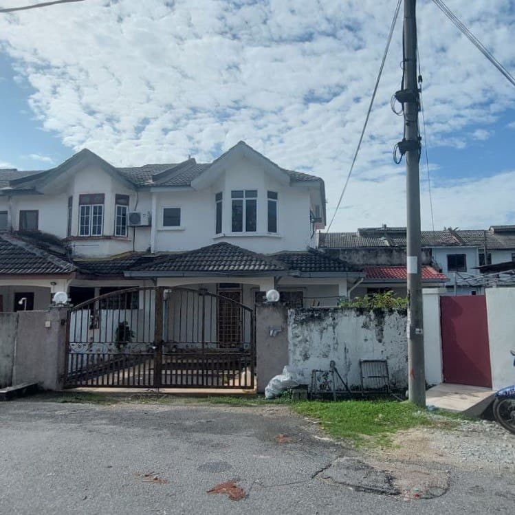 2000 Sqft End Lot Teres 2 Tingkat Taman Putra Perdana, Puchong
