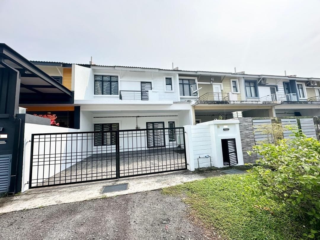 Double Storey Terrace Camelia Saujana Rawang, Rawang