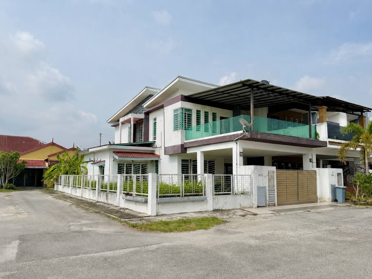 Fully Renovated End Lot 2 Storey Jalan Merbok, Taman Bentara, Telok Panglima - Image 1