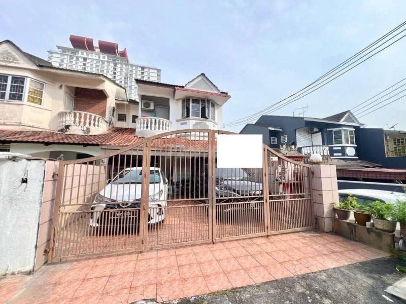 End Lot Renovated Double Storey, Taman Sri Aman, Cheras - Image 1