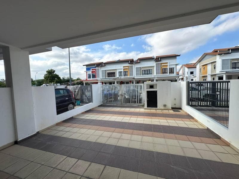 2 Storey Setia Permai 3 Rumah cantik macam baru - Image 1