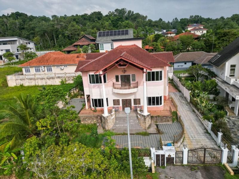 2 Storey Bungalow at Kayangan Heights