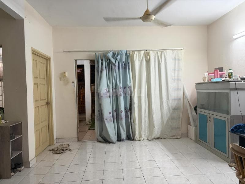 Taman Puchong Utama 2 Corner House for Sales Basic Unit Big Land South