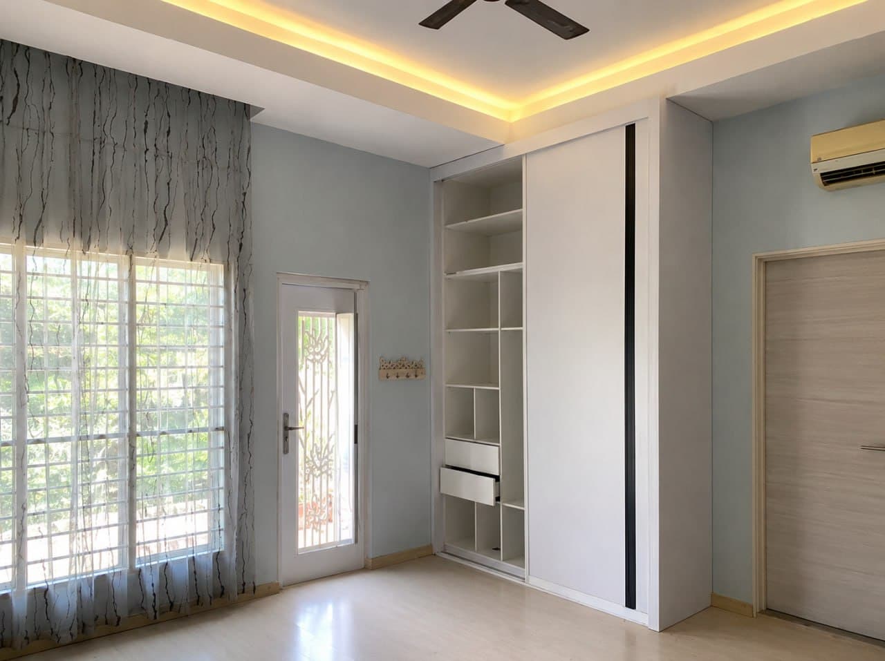 Putra Indah, Putra Height