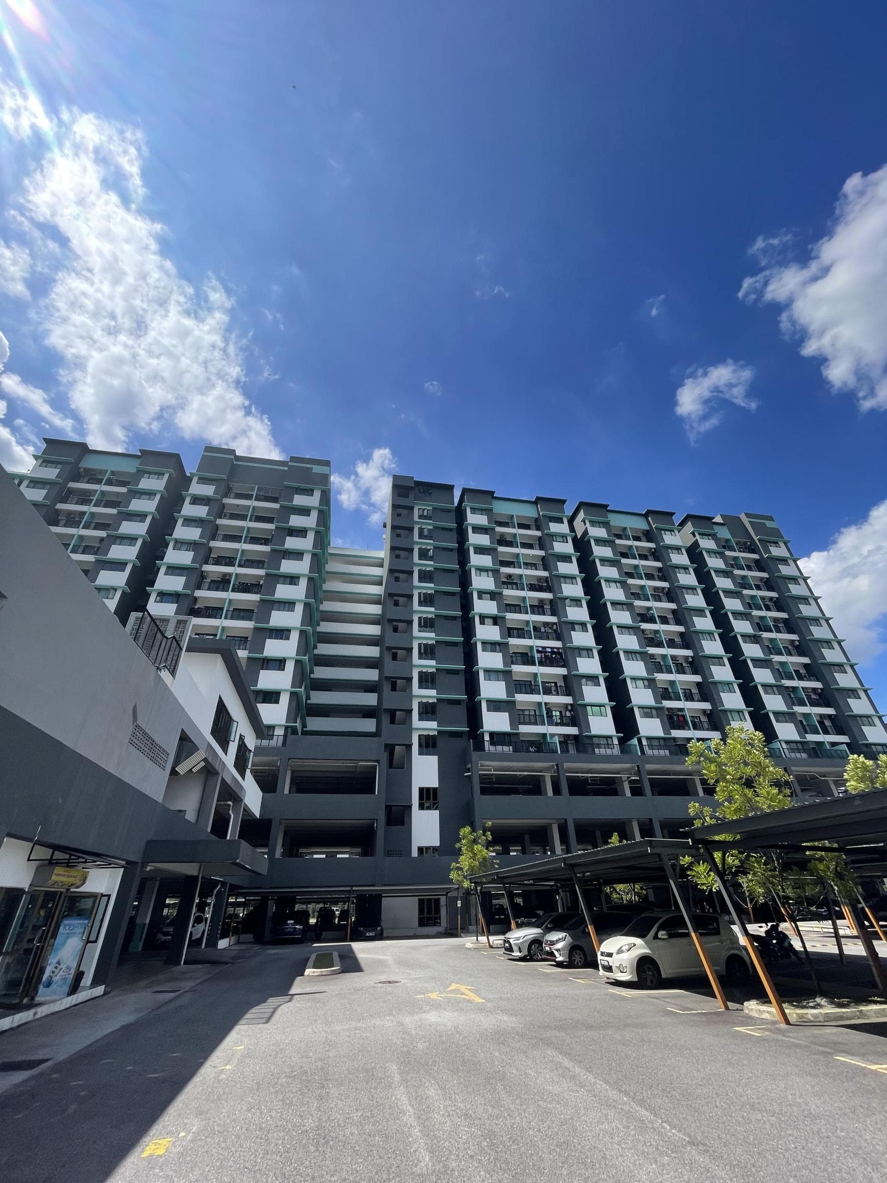 Condominium Near Station KTM Kajang 2 Residensi Zamrud, Kajang