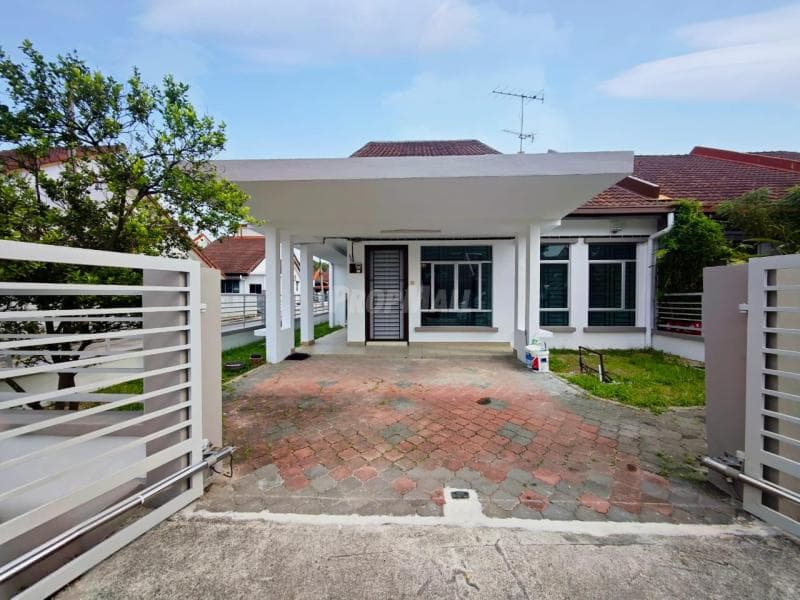 Bandar Bukit Raja Single Storey Endlot House For Sale - Image 1