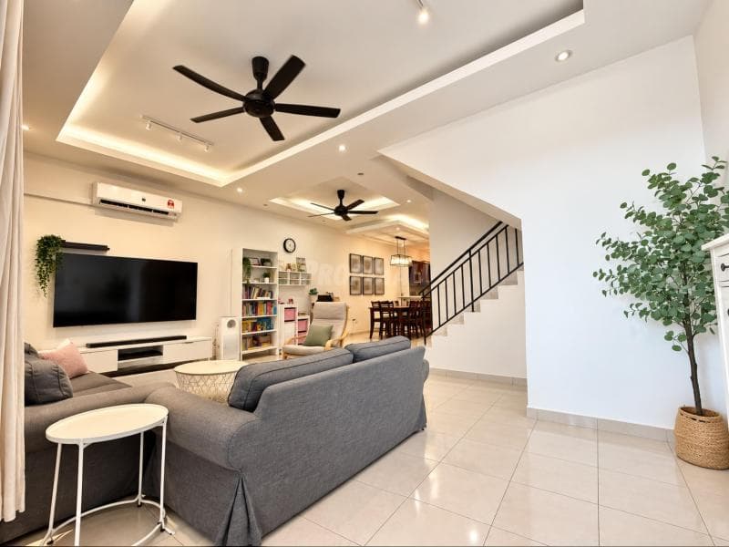Beautifully Extended Renovated 2-Storey Home Open-Facing Bandar Hillpark, - Image 1