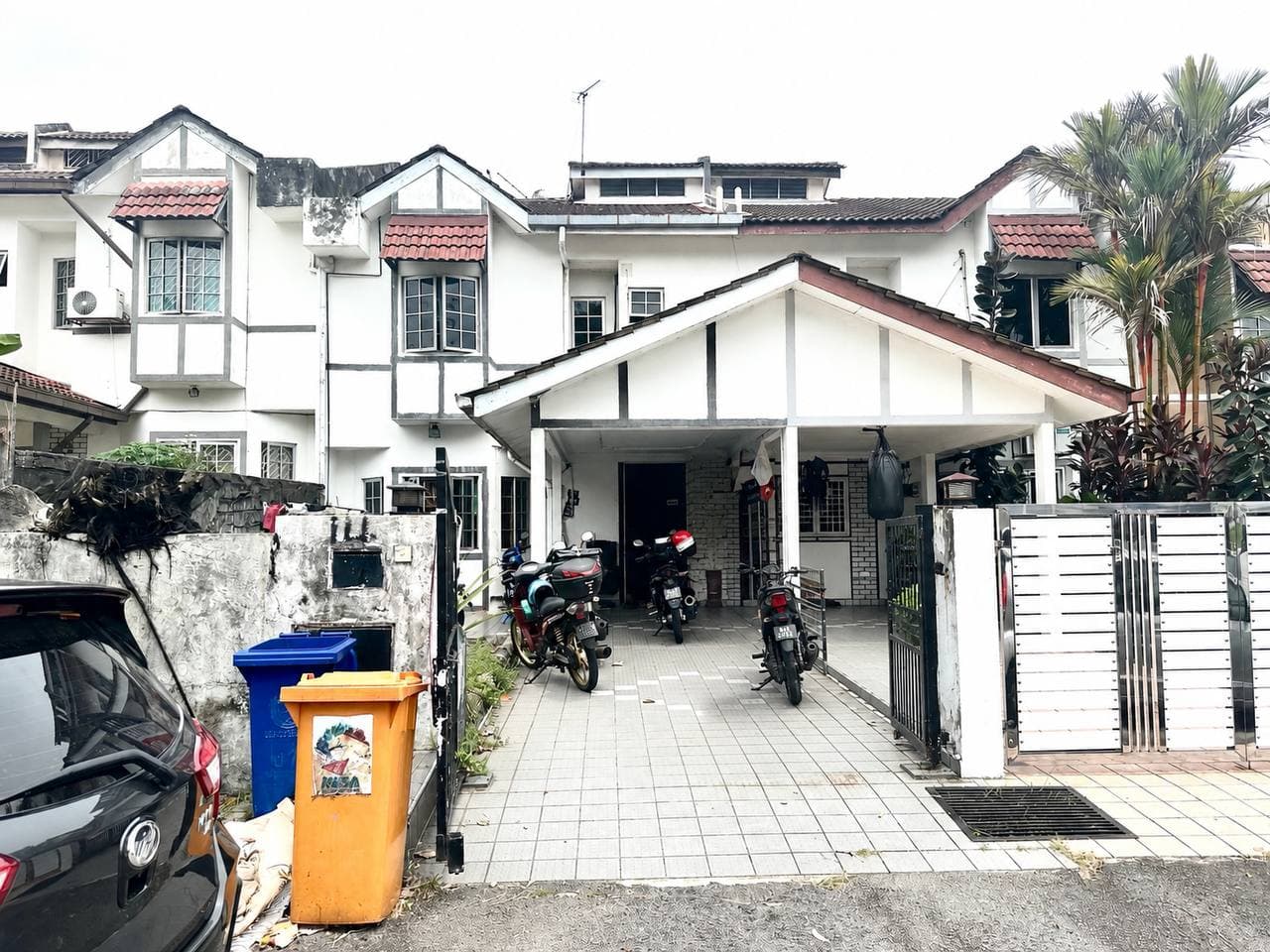 Double Storey Terrace Jalan Tengku Dhiauddin, Seksyen 9 Shah Alam Selangor