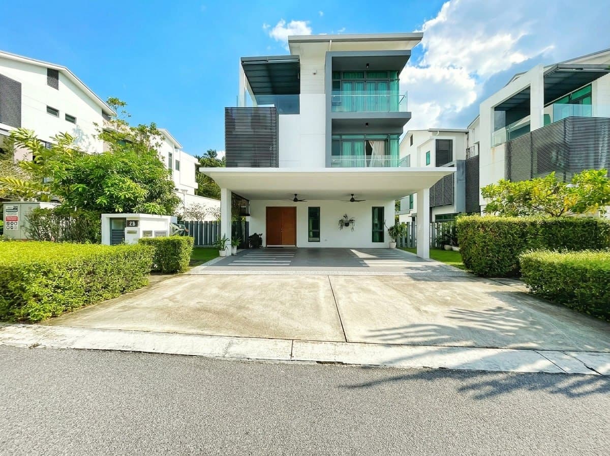Ultra Luxury Bungalow with Private Lift Sejati Residences Cyber 9