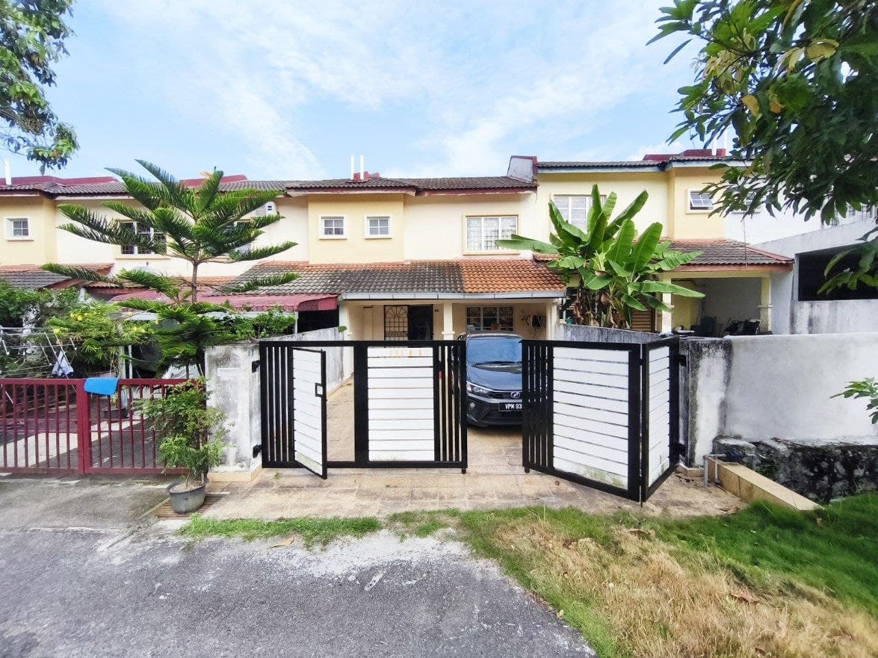 Double Storey Terrace House Taman Kesumba, Bukit Beruntung Rawang