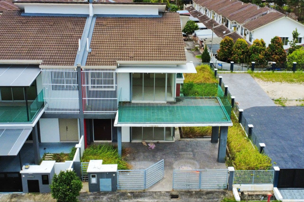 Double Storey Semi D Taman Ixora Hillpark Salak Tinggi Sepang Selangor - Image 1