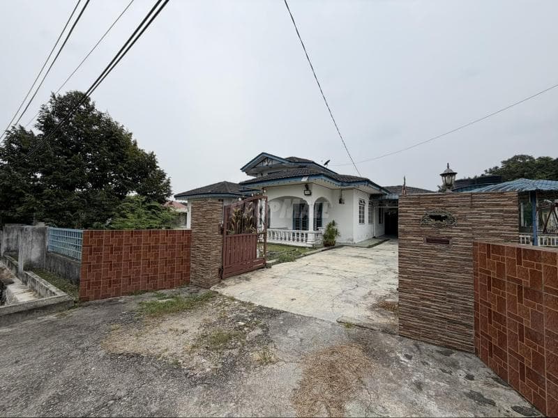 Banglo Kampung Tanjung Semenyih
