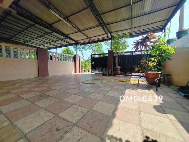 Teluk Pulai Klang Facing Field 2 Storey 20x80 House For Sale Below Market - Image 1