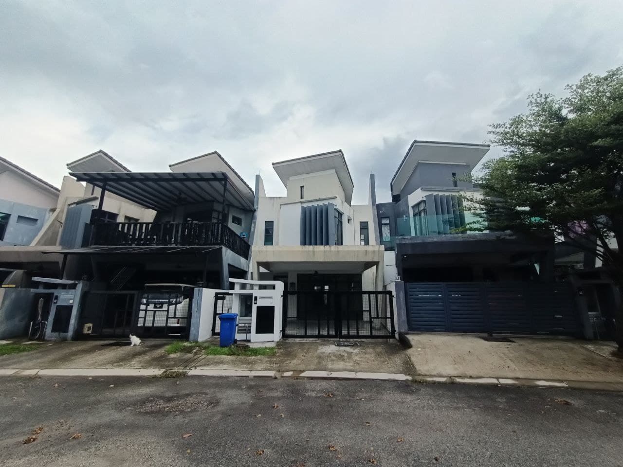 Angular End Lot 2 Storeys Superlink Laman Glenmarie Seksyen U1 Shah Alam