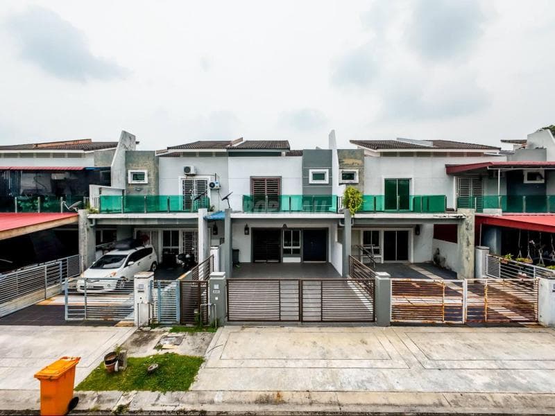 2 Storey Terrace, Taman Nusari Bayu 3, Bandar Seri Sendayan - Image 1