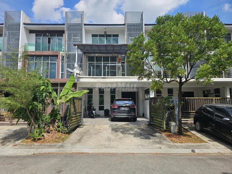 3 Storey Terrace House at Bangi Avenue