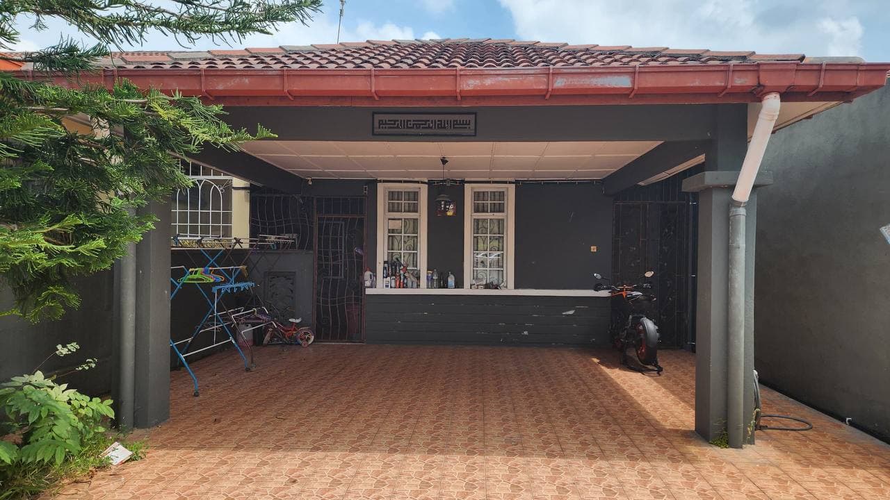 Rumah Teres 1 Tingkat Bandar Baru Enstek