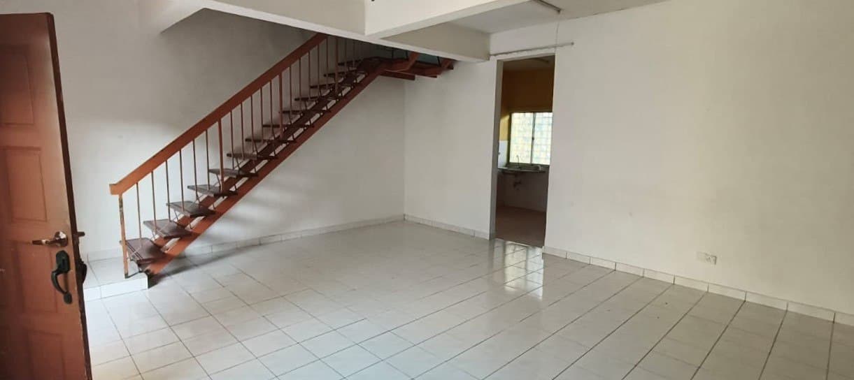 Freehold Jalan Kaki Surau Teres 2 Tingkat Taman Kasih, Kajang