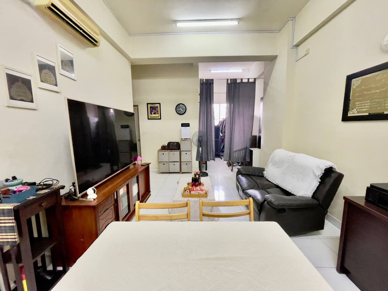 Fully Furnished High Ceiling Residence at Selayang Height Radius Residence - Image 1