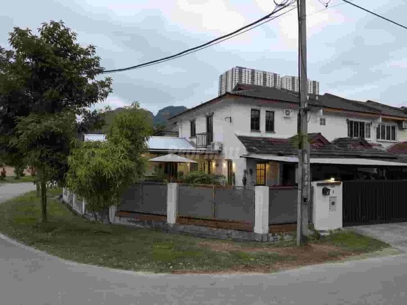 Corner Lot 2 Storey Terrace Pinggiran Batu Caves, Selayang - Image 1