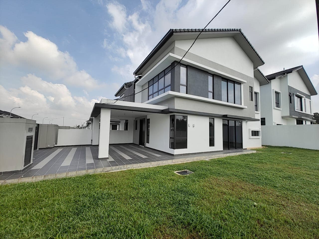 Double-Storey Semi-D Cluster Type A Corner Unit, Casablanca 2, Alam Impian - Image 1
