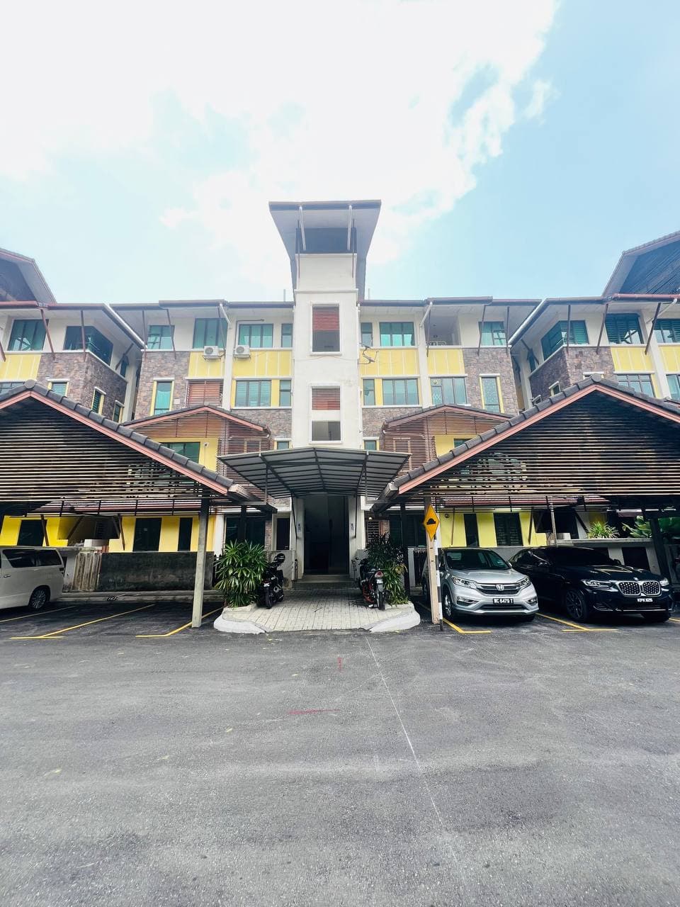 End Lot Townhouse Avenue 2 BTHO Cheras Selangor - Image 1