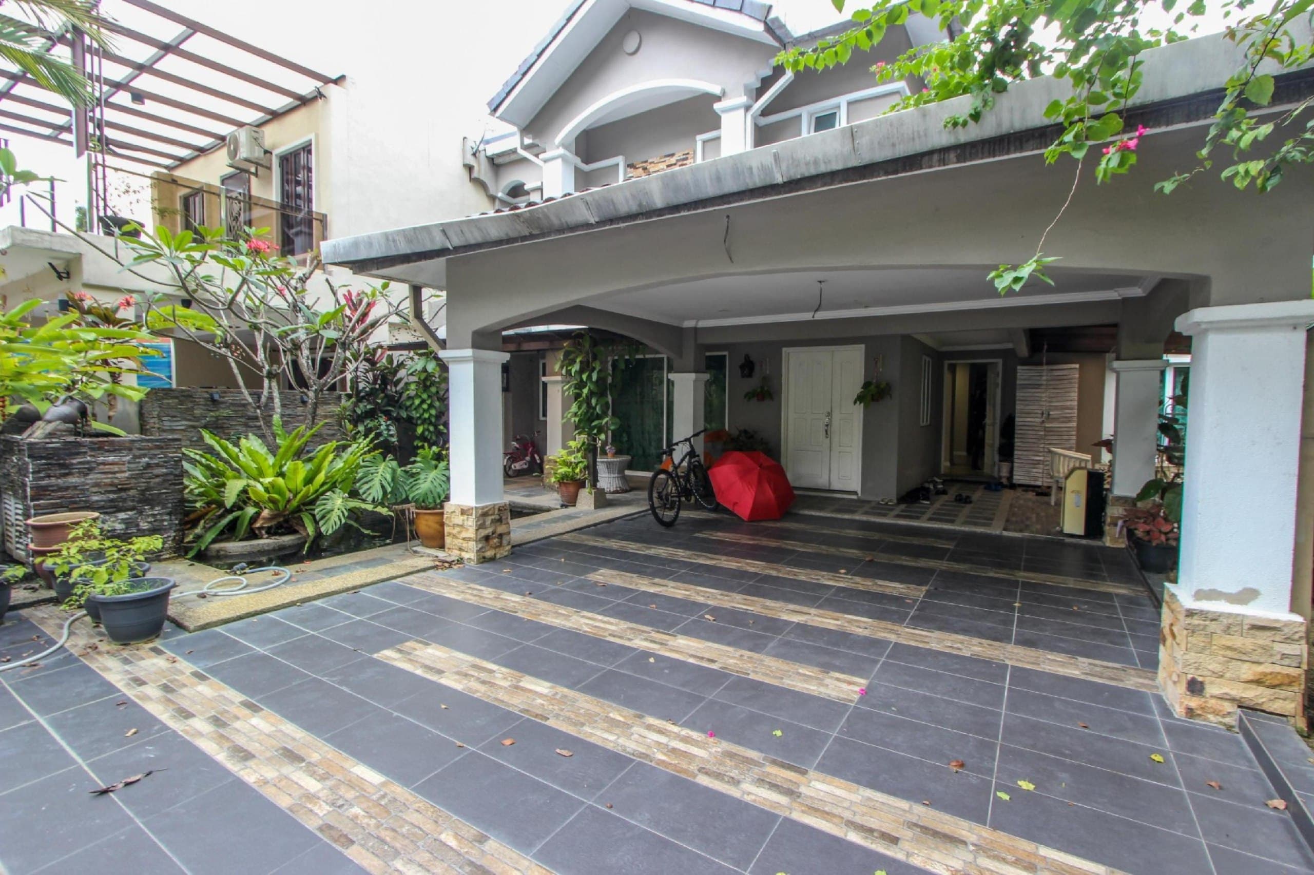 Beautiful Huge Corner House Extensively Renovated Gated and Guarded Putra - Image 1