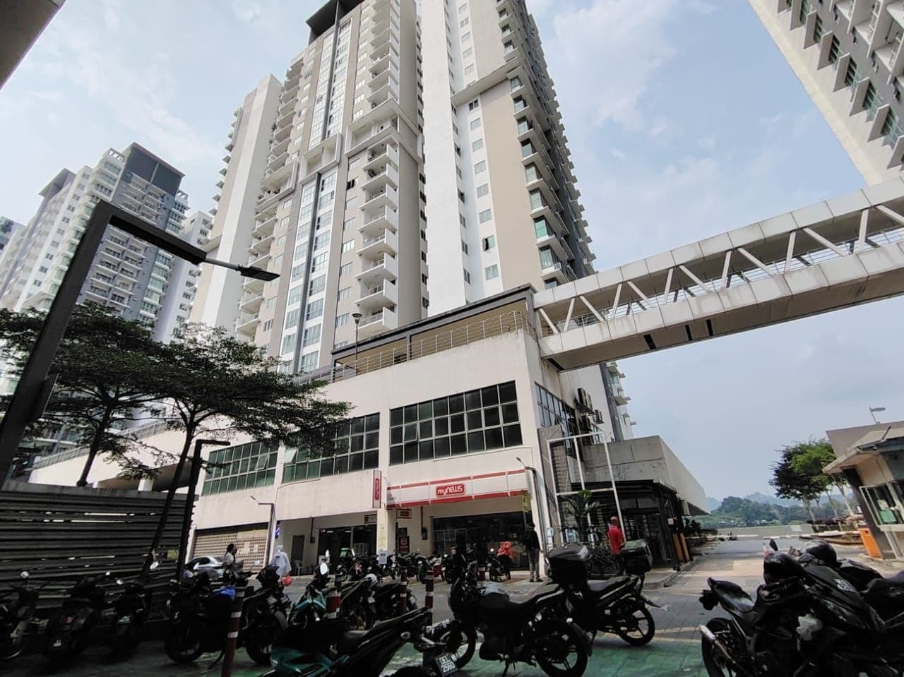 Renovated Park One South Condominium, Seri Kembangan - Image 1
