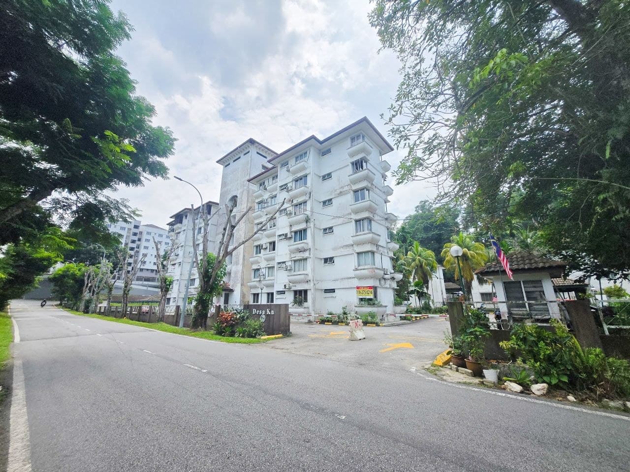 Condominium Desaku 2 Kemensah Heights, Taman Melawati, Ampang, Kuala Lumpur - Image 1