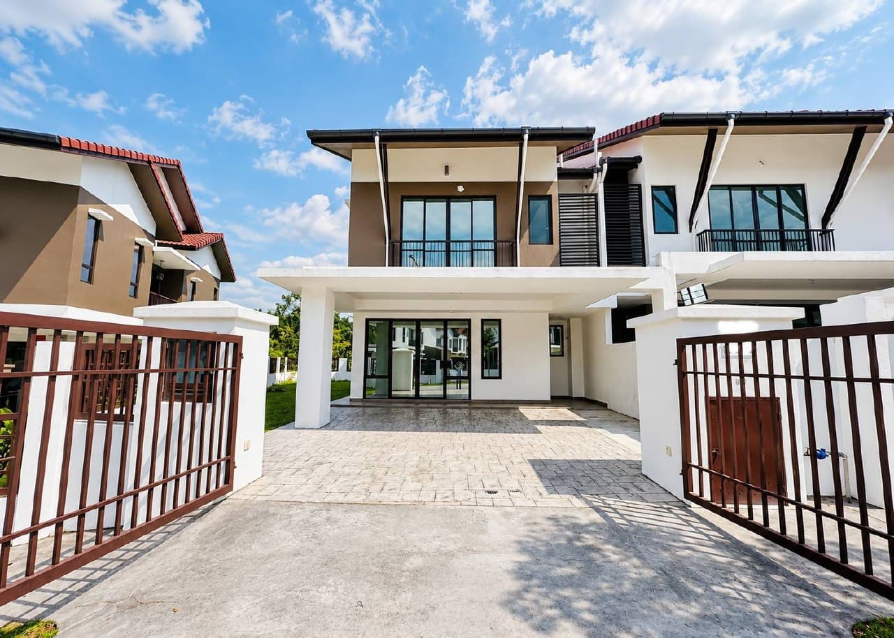 End Lot Double Storey Terrace Serene Heights Type Dahlia 2, Bangi Semenyih
