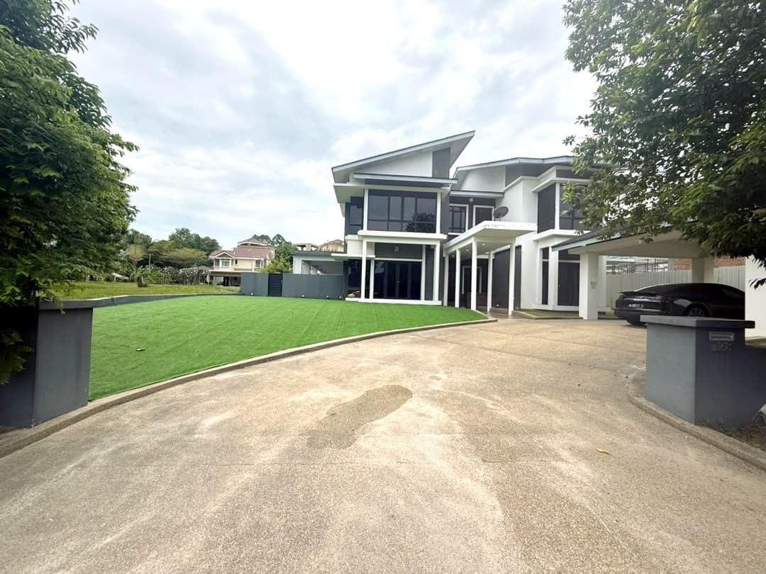 Facing Tasik Corner Double Storey Bungalow Perdana Lakeview East Cyberjaya