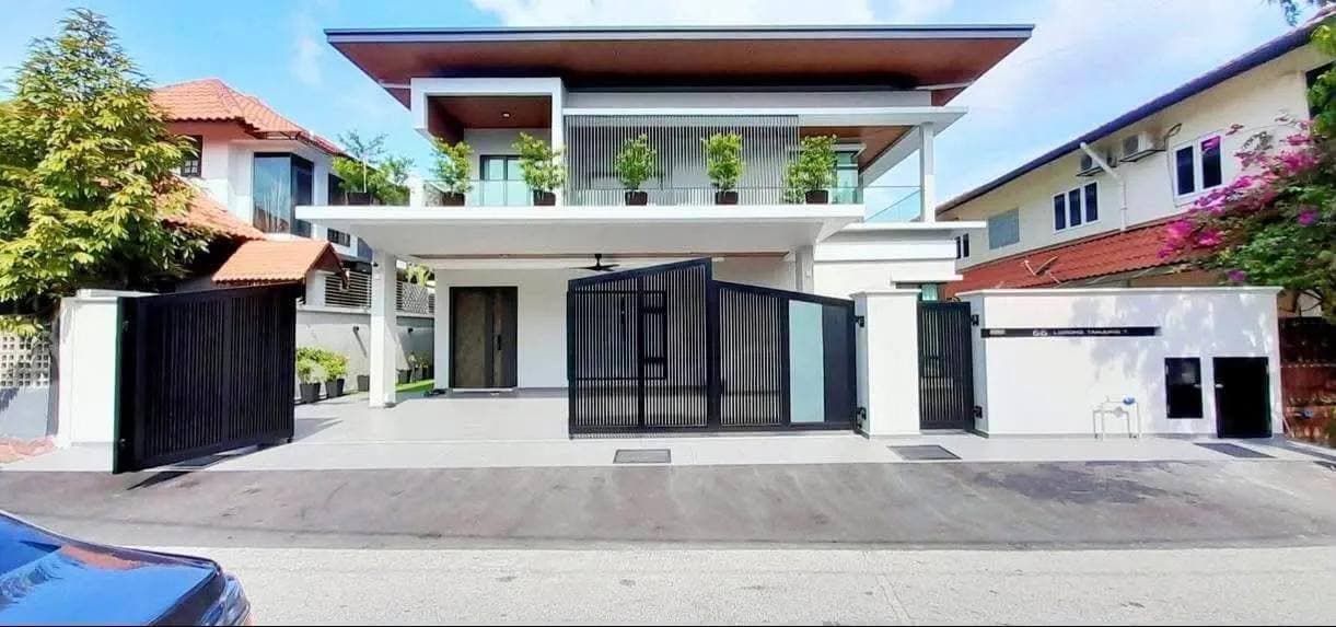 Bungalow 2 Storey Kampung Melayu Ampang - Image 1