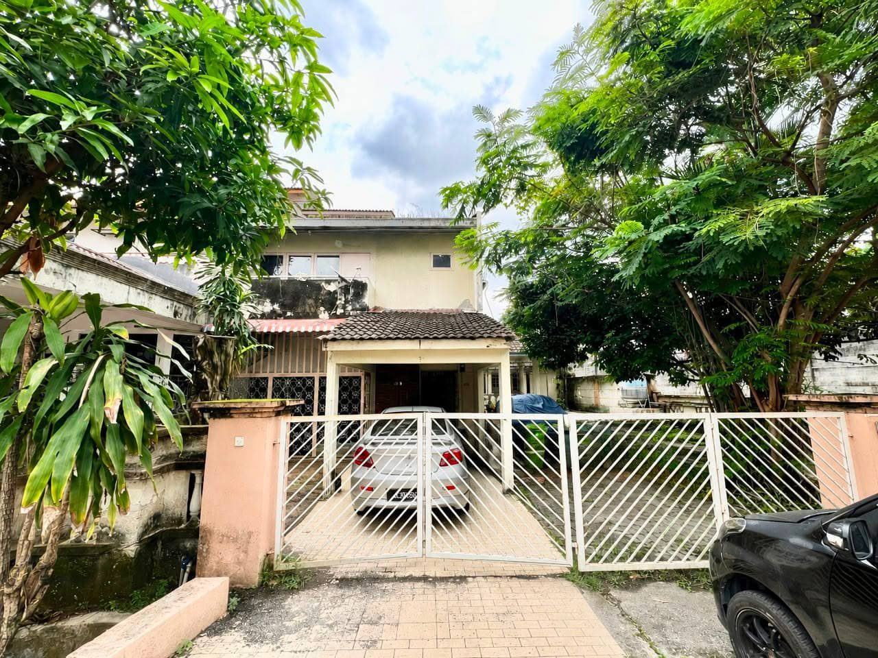 Corner Lot Double Storey, Jalan Ikhlas 9, Bandar Tun Razak, Cheras - Image 1
