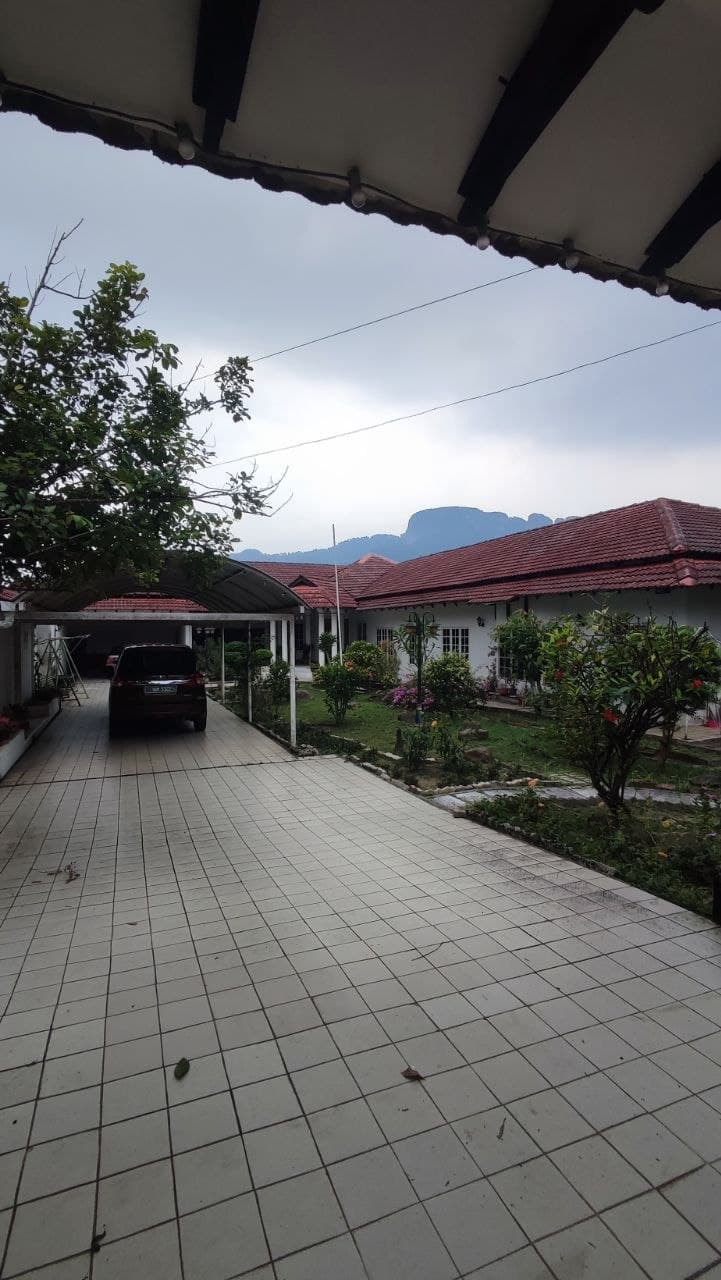 Freehold Single Storey Bungalow in Kemensah Kuala Lumpur - Image 1