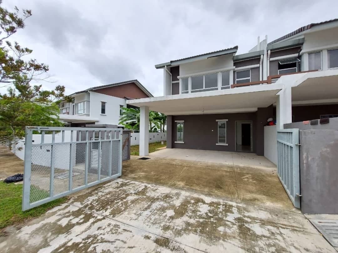 End Lot Double Storey House, Serene Heights, Bangi. Type Acacia