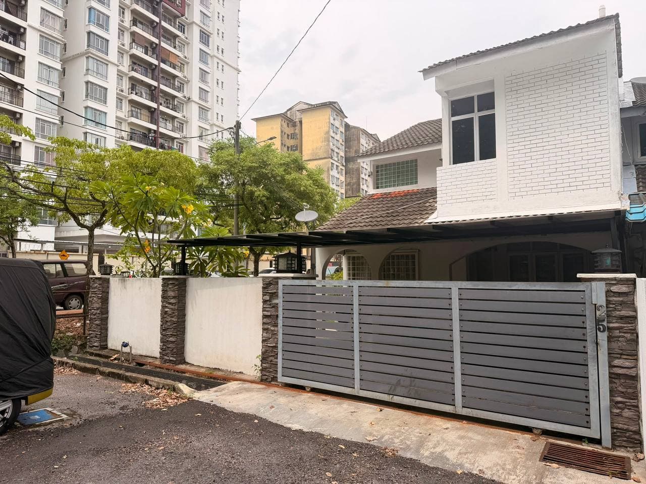 ENDLOT, FACING OPEN SPACE DOUBLE STOREY TERRACE TAMAN MEDAN PEJASA 46150 - Image 1