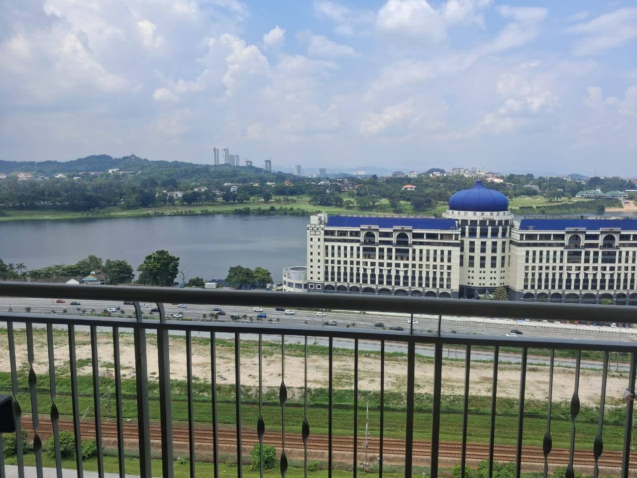 Corner Unit High Floor 4 Bilik Fortune Park Seri Kembangan - Image 1