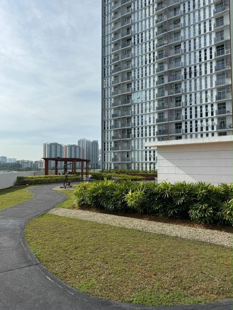 Apartment Lakefront Homes Cyberjaya 3R2B Partially Furnished Facing Lakeside