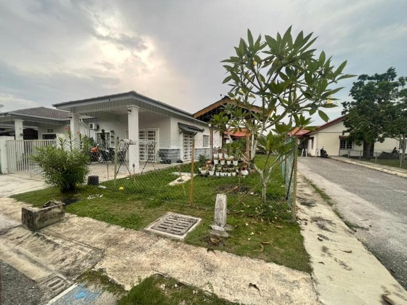 End Lot Single Storey Semi-D for Sale Near Mosque Kapar