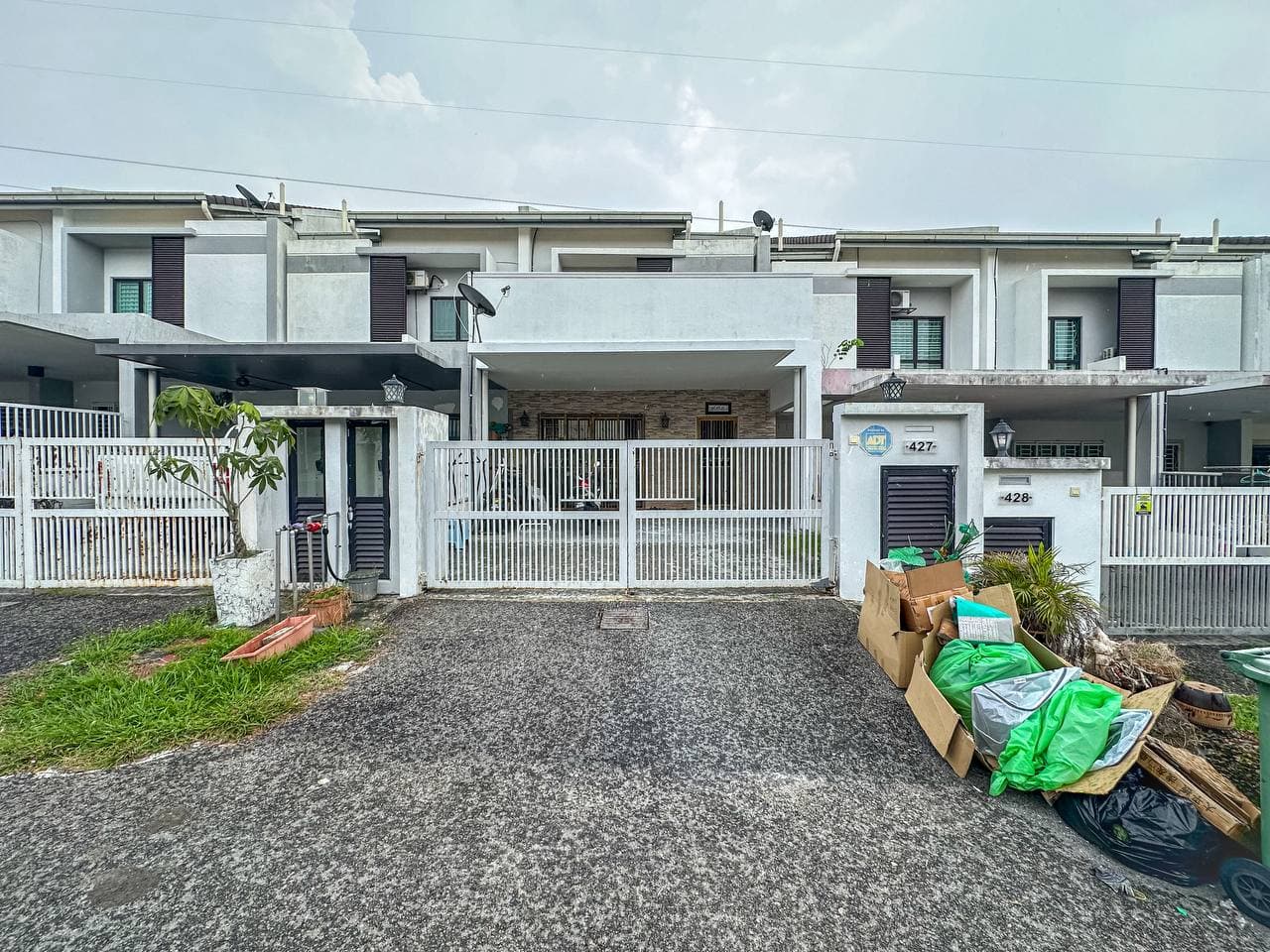 2 Storey Terrace Laman Delfina Nilai Impian Nilai N9 - Image 1