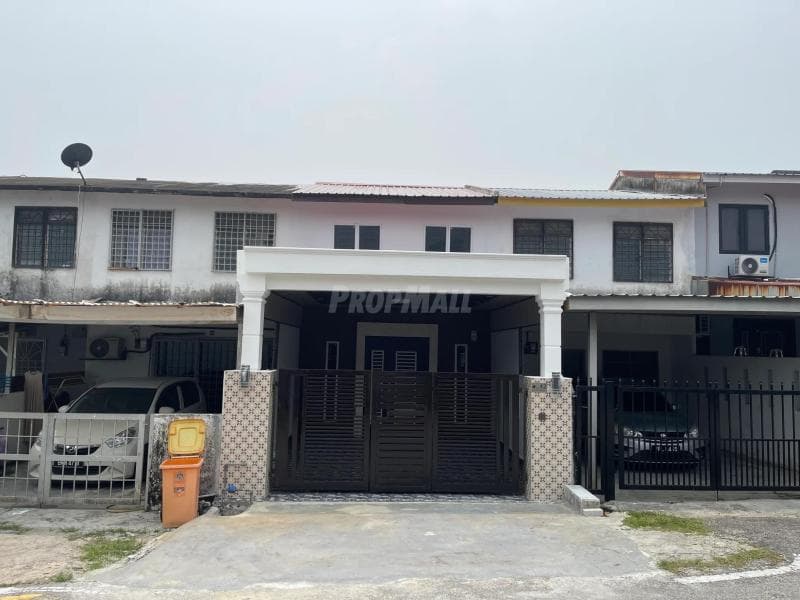 Newly Renovated Double Storey Terrace at Rawang Perdana 1