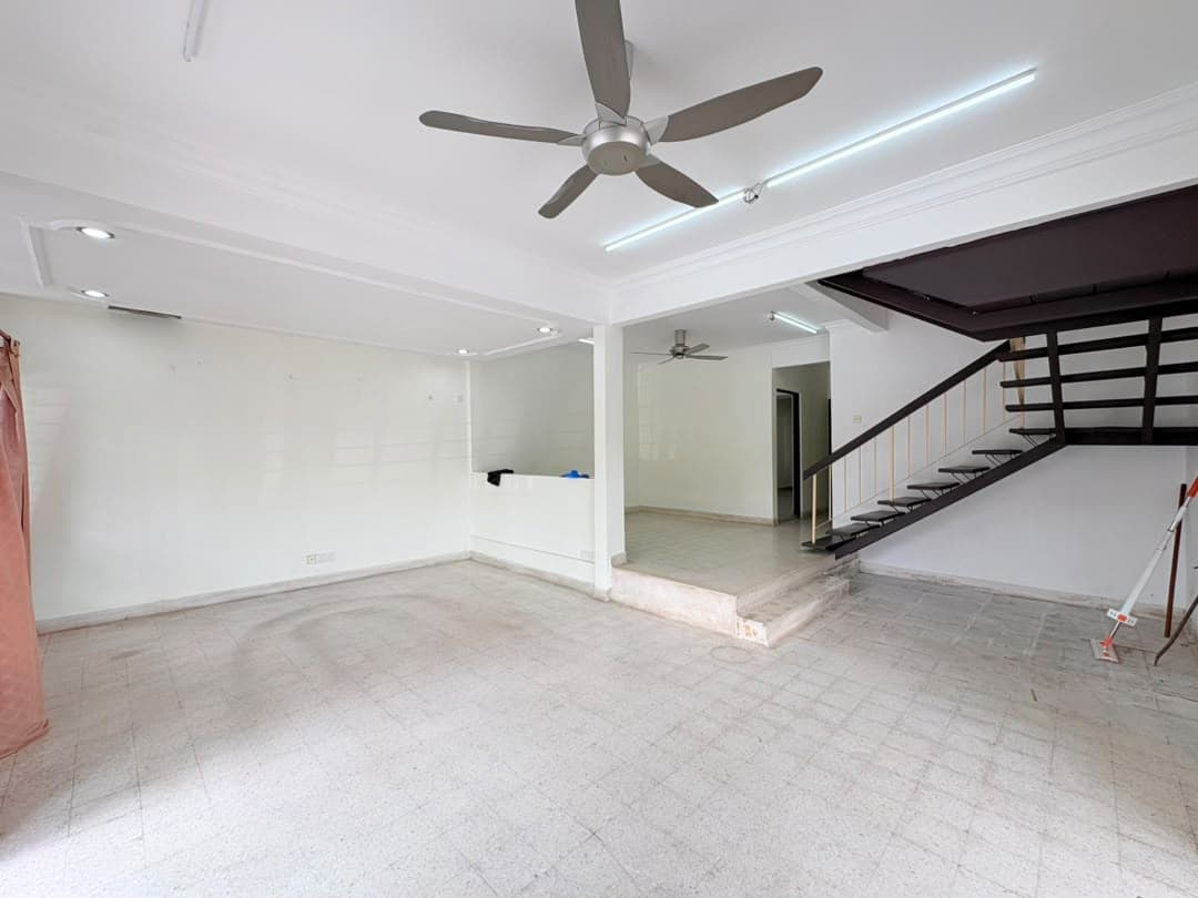 42 x 75 SPACIOUS, PRIME LOCATION Double Storey CORNER LOT Seksyen 4 Shah Alam