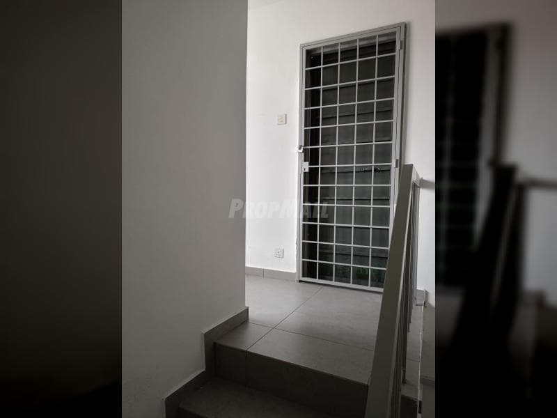 Pent House, Desa Minium Flora, Seri Kembangan, Lestari Perdana - Image 1