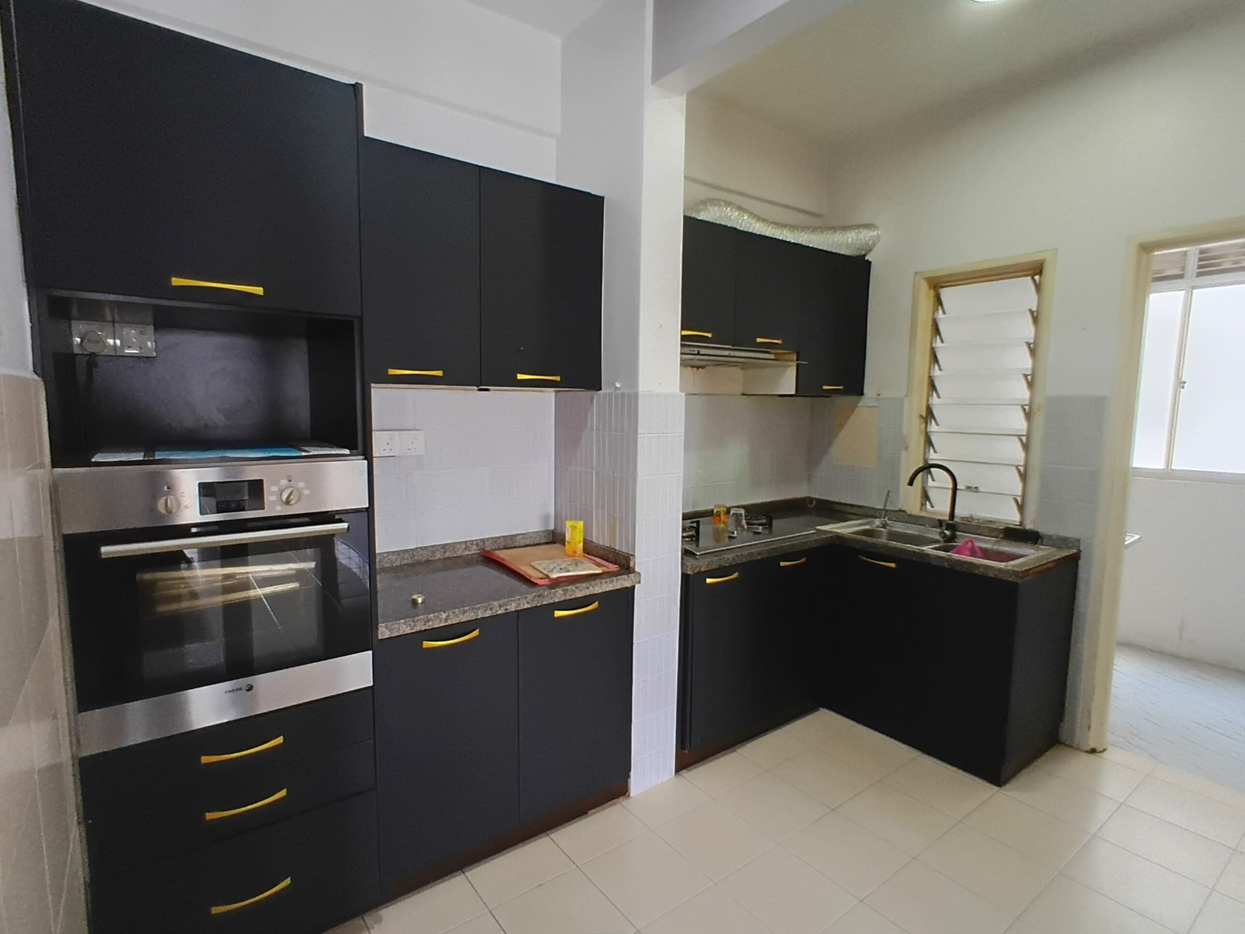 Kristal Heights Apartment, Shah Alam