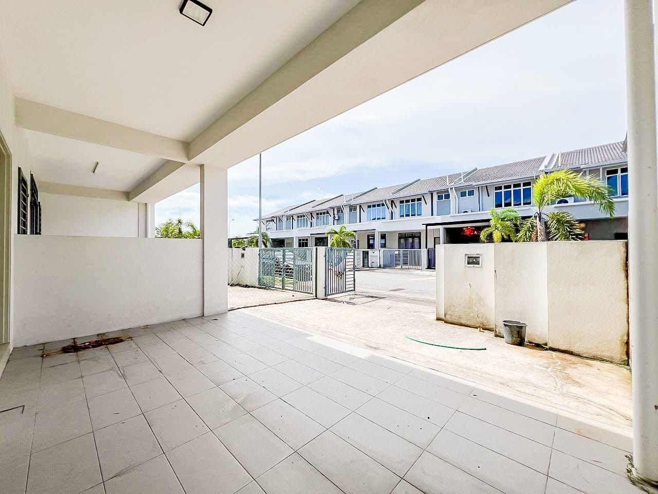 Double Storey Terrace House, Horizon Livia, Bandar Mahkota Banting - Image 1