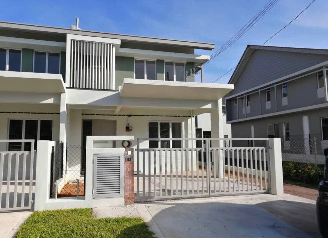 2 Storey Terrace Endlot with 5 Extra Land - Image 1